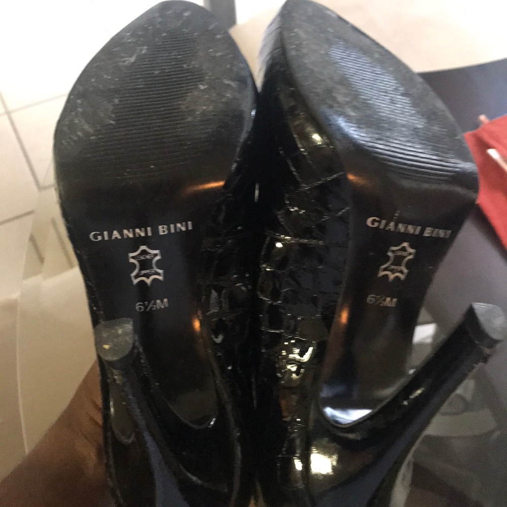 Shoes - Picture 3 of 3